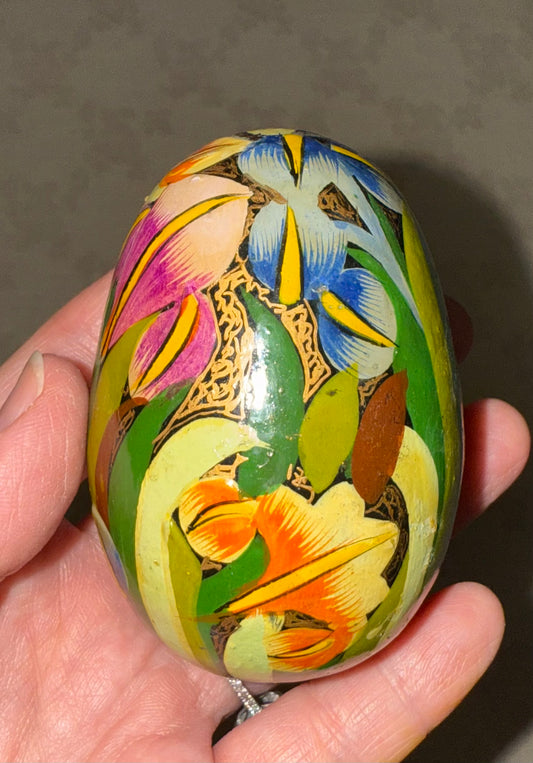 Hand-Painted Floral Decorative Egg – Vintage Folk Art Style – 3” x 2”