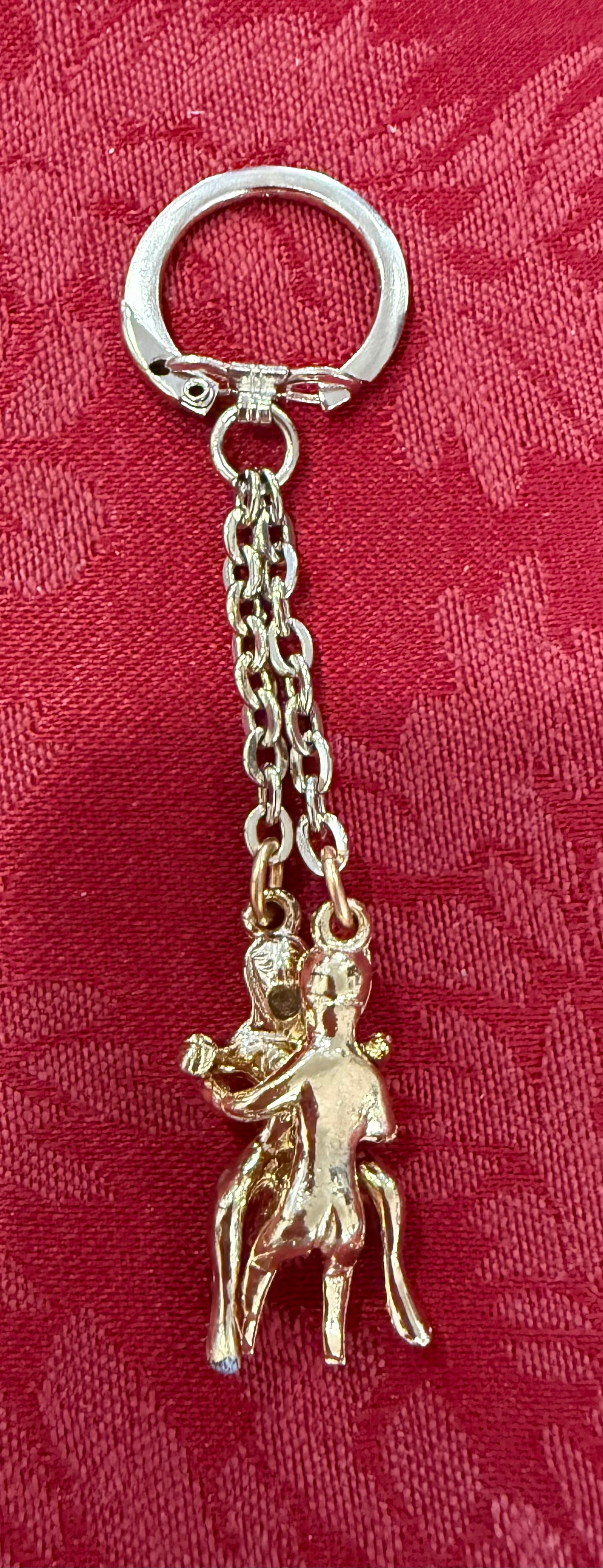 Gold Plated Modern Art Nude Couple Keychain – Abstract Sculptural Charm – 20 Gram Statement Accessory