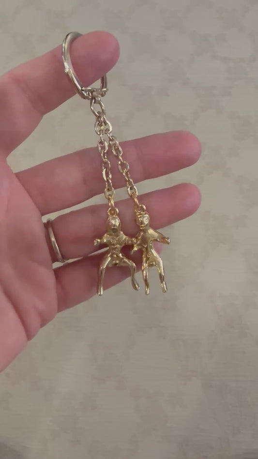 Gold Plated Modern Art Nude Couple Keychain – Abstract Sculptural Charm – 20 Gram Statement Accessory