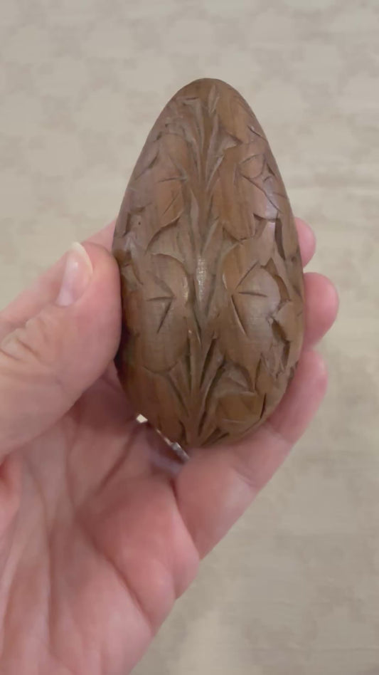 🌿 Hand-Carved Wooden Egg with Botanical Motif